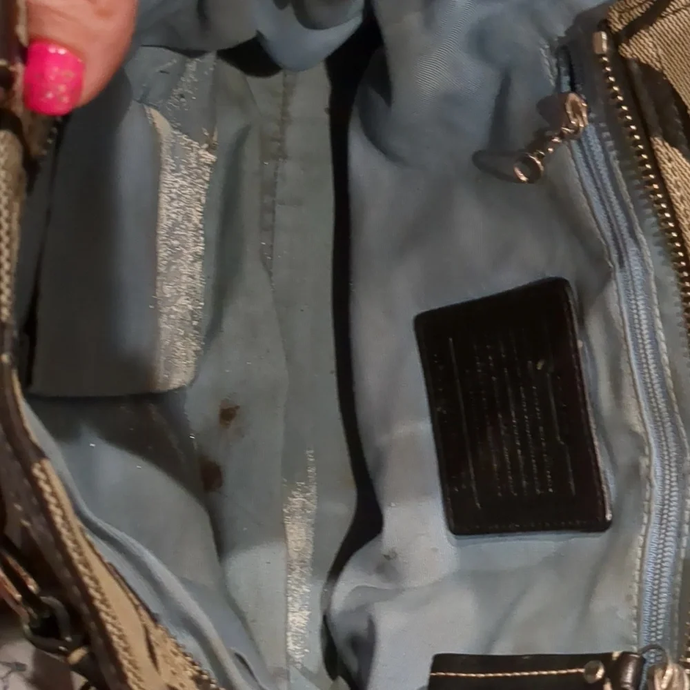 Authentic Coach Hamptons Signature Pocketbook
